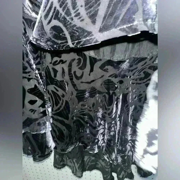 Chicos Design Silk Blend Velvet Skirt Chicos Large Black Angled Hem Pullon Lined - Picture 2 of 6